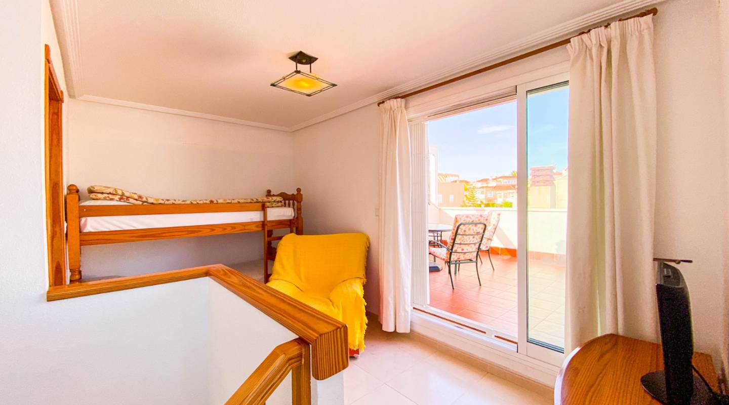Resale - Apartment - Playa Flamenca - Torrevieja