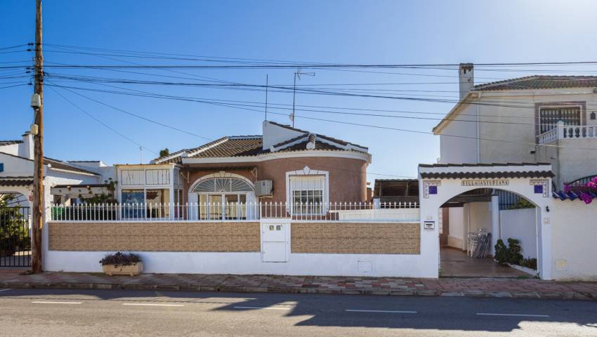 Detached Villa - videresalg - Torrevieja - Urbanización San Luis