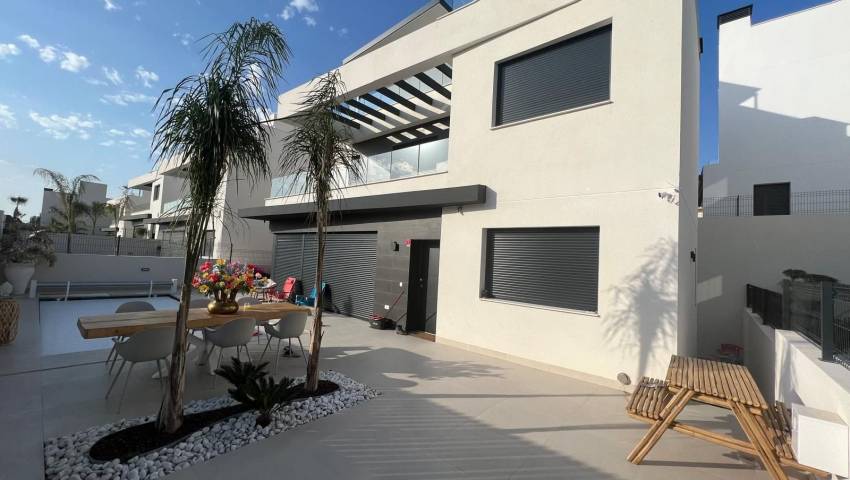 Detached Villa - Wiederverkauf - Algorfa - Alicante