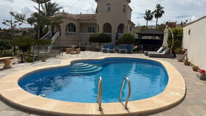 Detached Villa - Wiederverkauf - Algorfa - Alicante