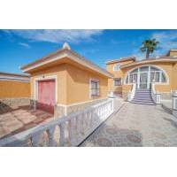 Villa - Återförsäljning - Ciudad Quesada - 236