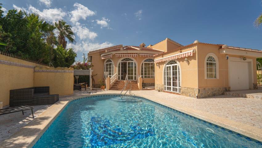 Villa  - Resale - Ciudad Quesada - Pueblo Bravo