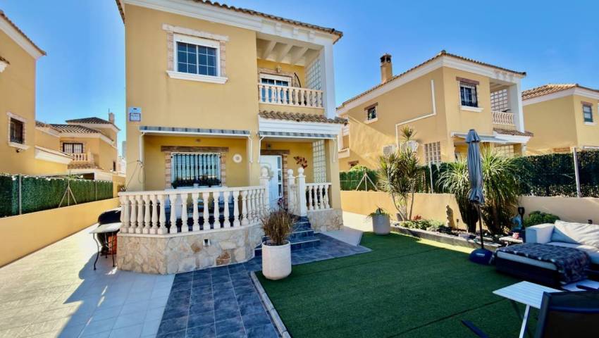 Villa  - Resale - El Raso - El Raso, Guardamar