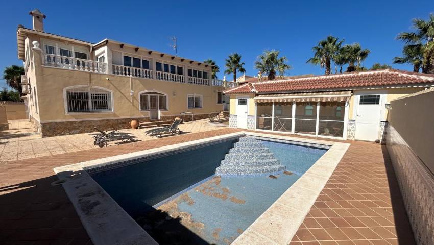 Villa - Wederverkoop - Ciudad Quesada - Town Center