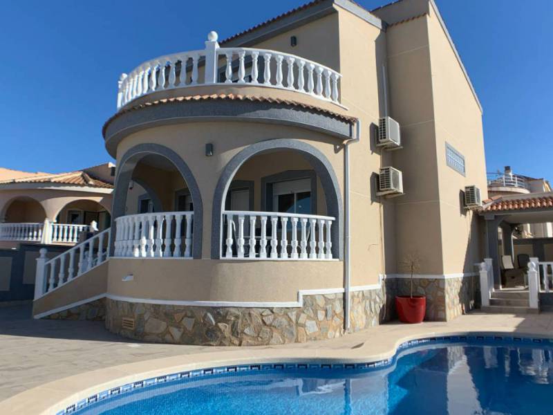 In deze villa te koop in Ciudad Quesada vindt u de oase van rust die u zoekt