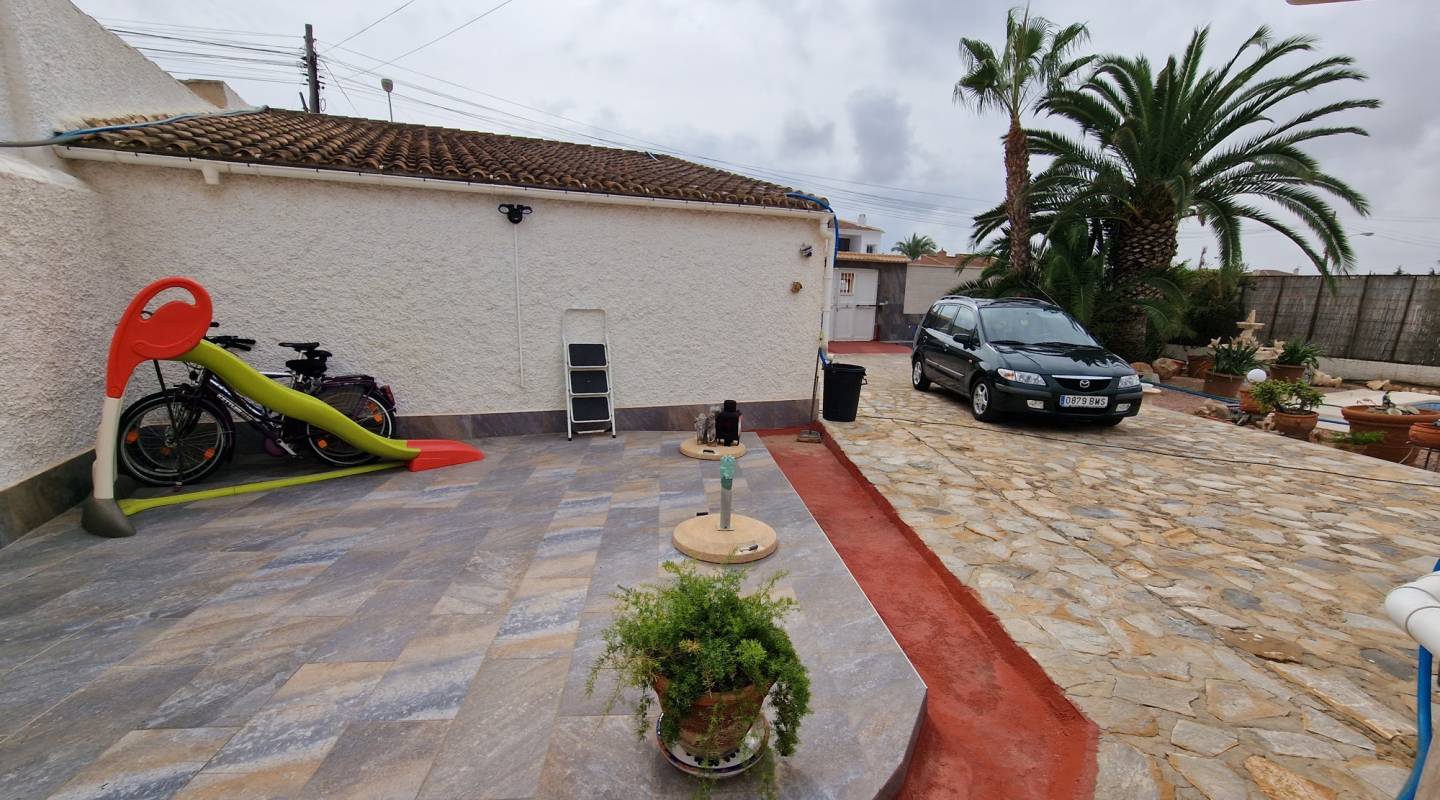 Återförsäljning - Villa - Torrevieja - La Siesta