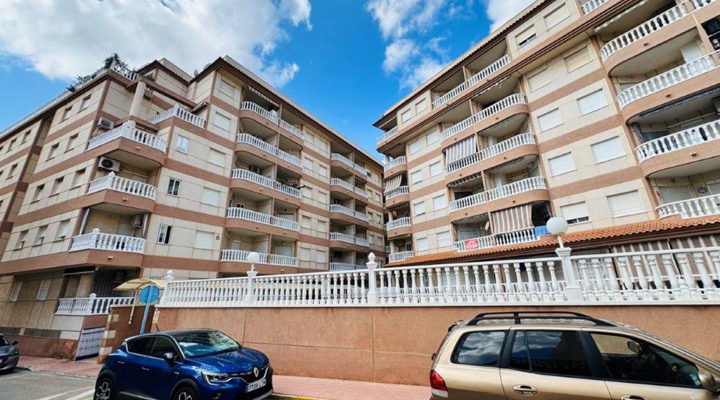 Resale - Apartment - La Mata