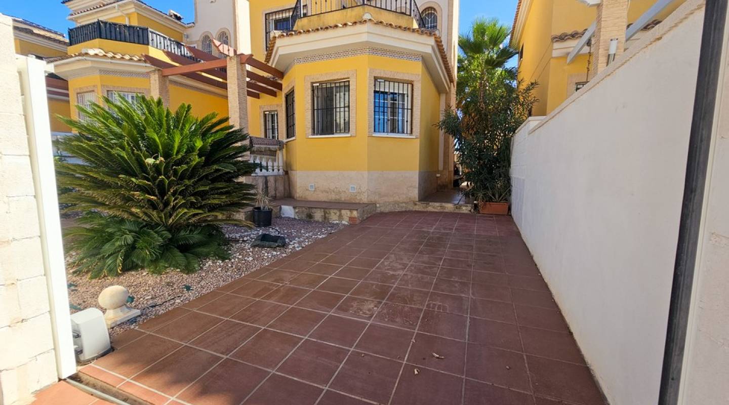 Resale - Villa  - Ciudad Quesada - Lo Crispin