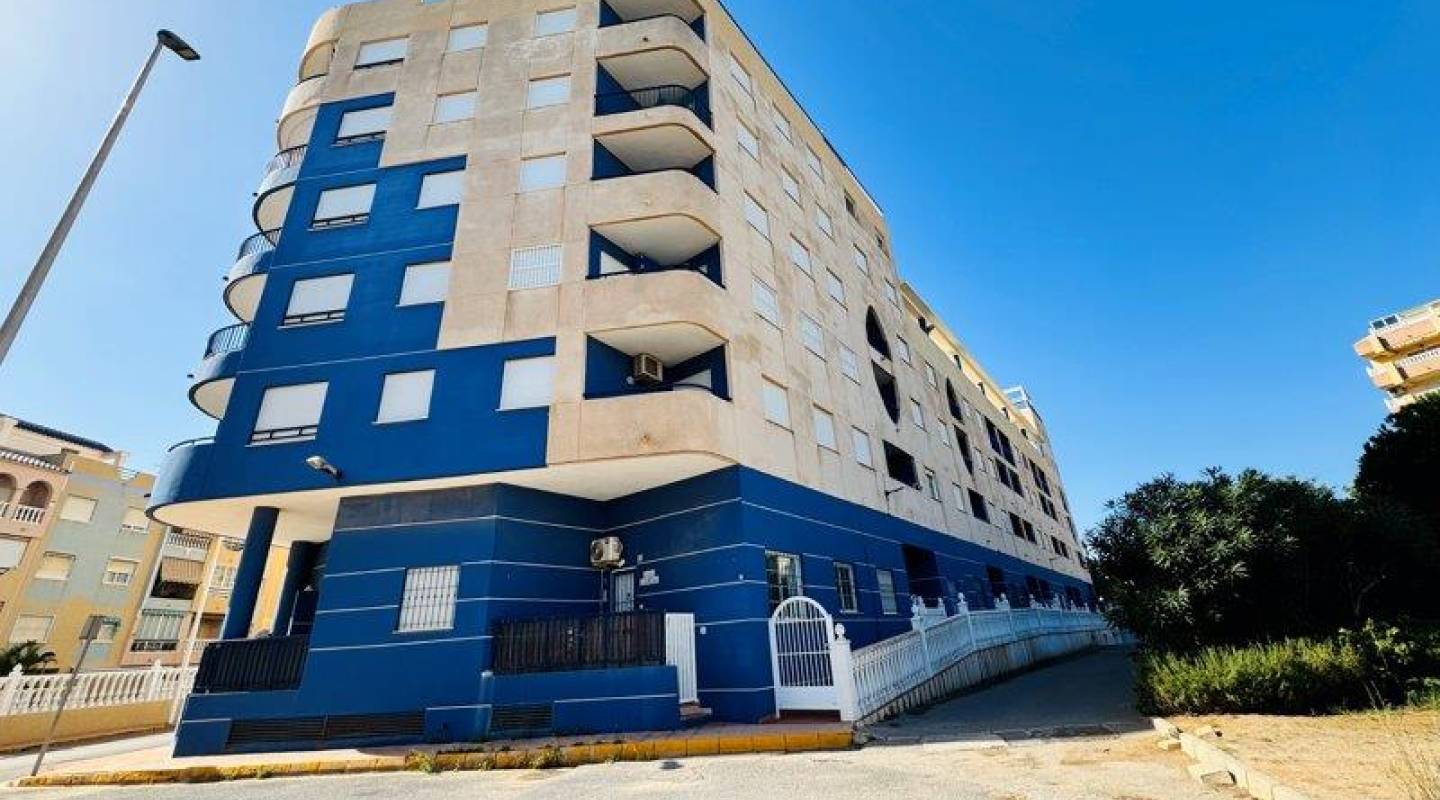 Resale - Apartment - La Mata