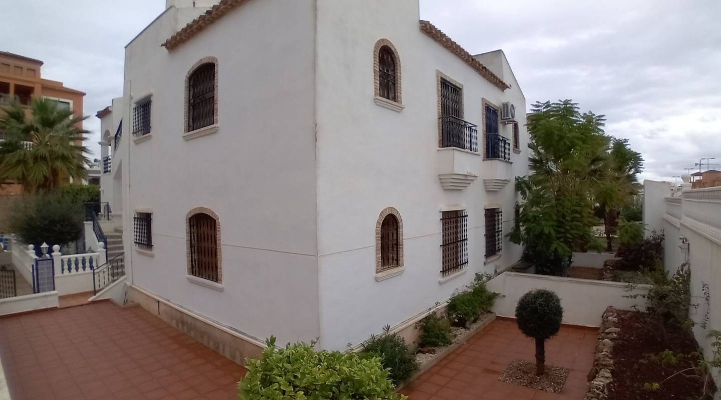 Resale - Apartment - Villamartin