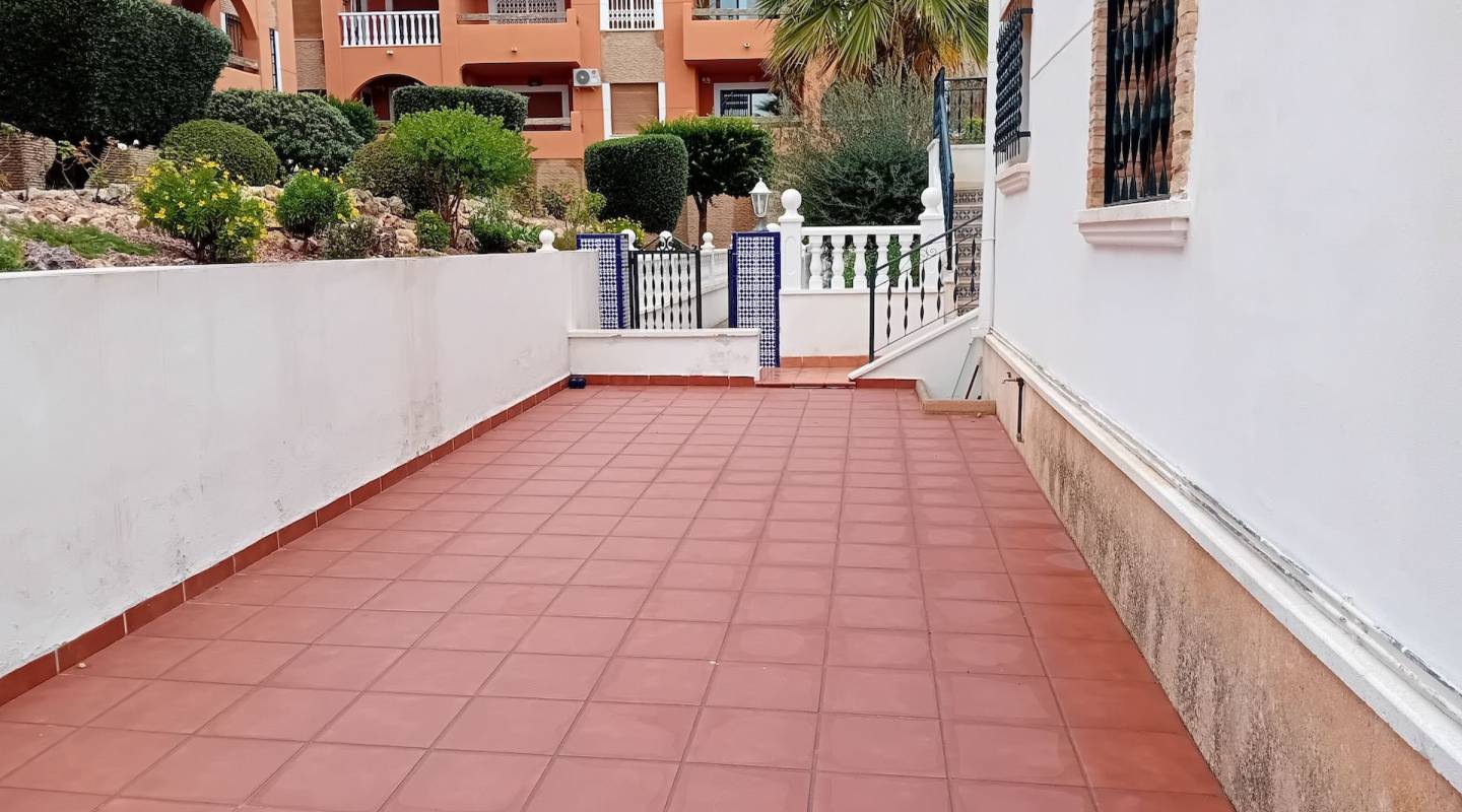 Resale - Apartment - Villamartin