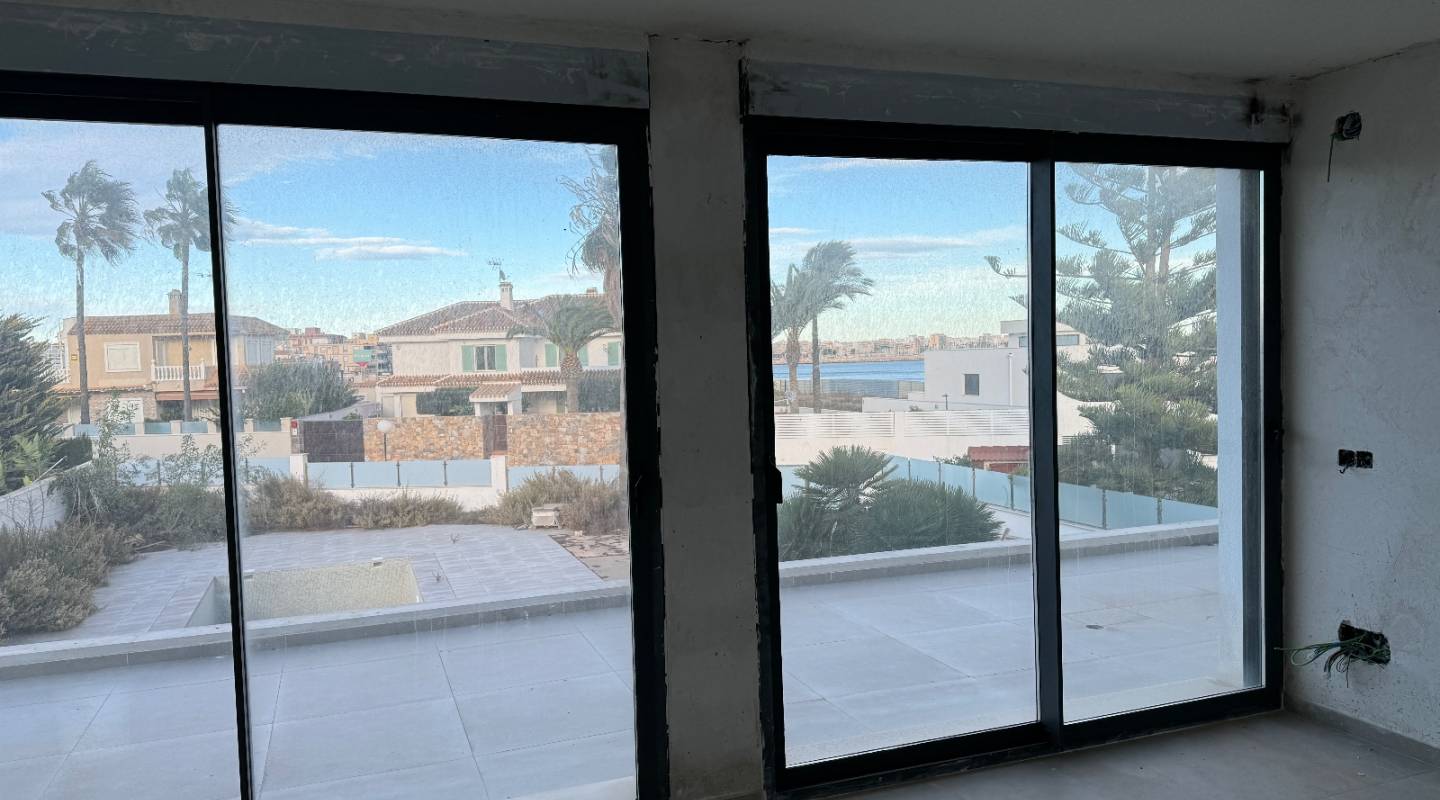 Resale - Villa  - Torrevieja - La Veleta