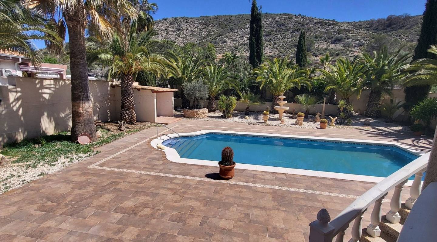 Resale - Detached Villa - Hondón de las Nieves - Centro