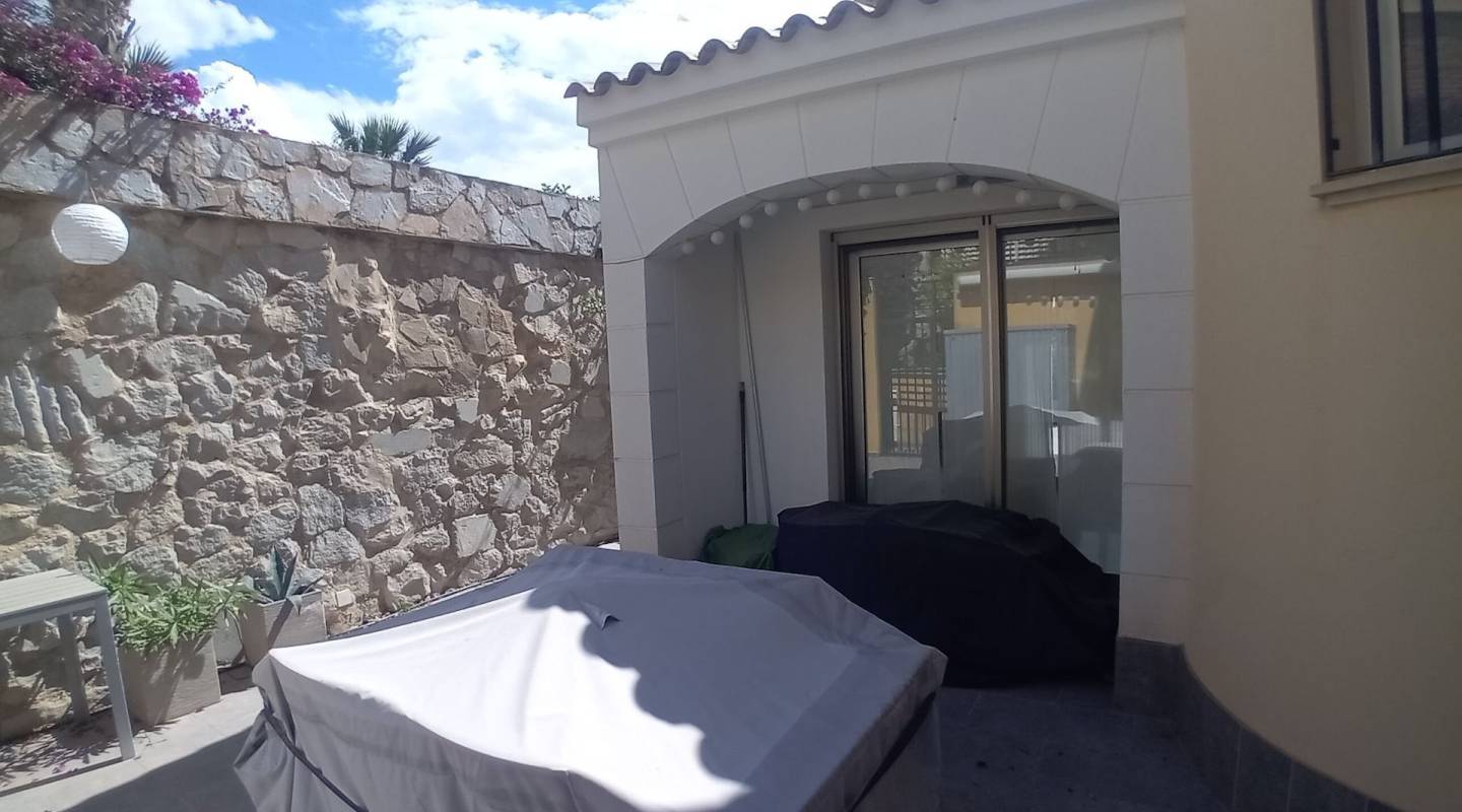 Resale - Villa  - Algorfa - La Finca Golf