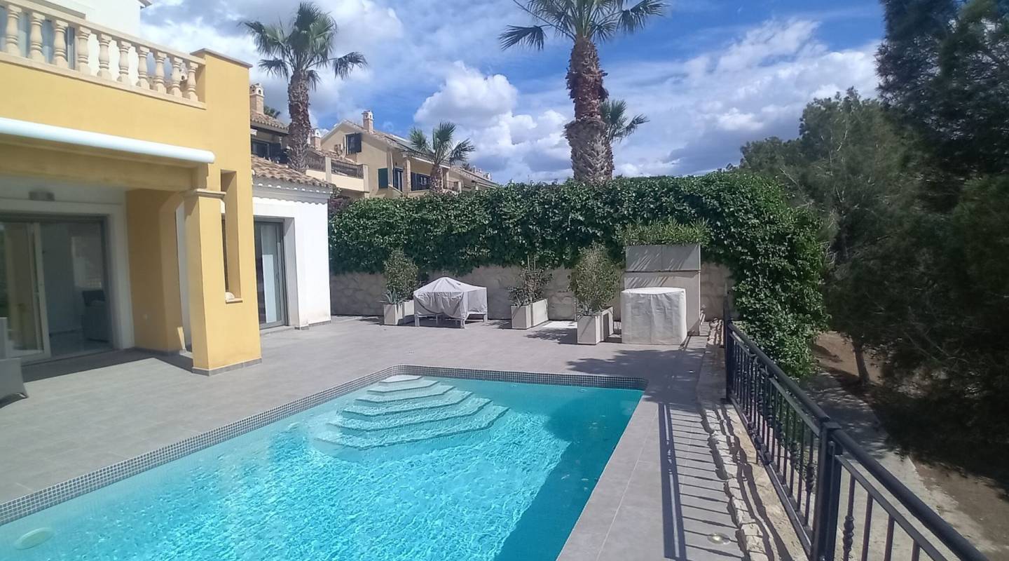 Resale - Villa  - Algorfa - La Finca Golf