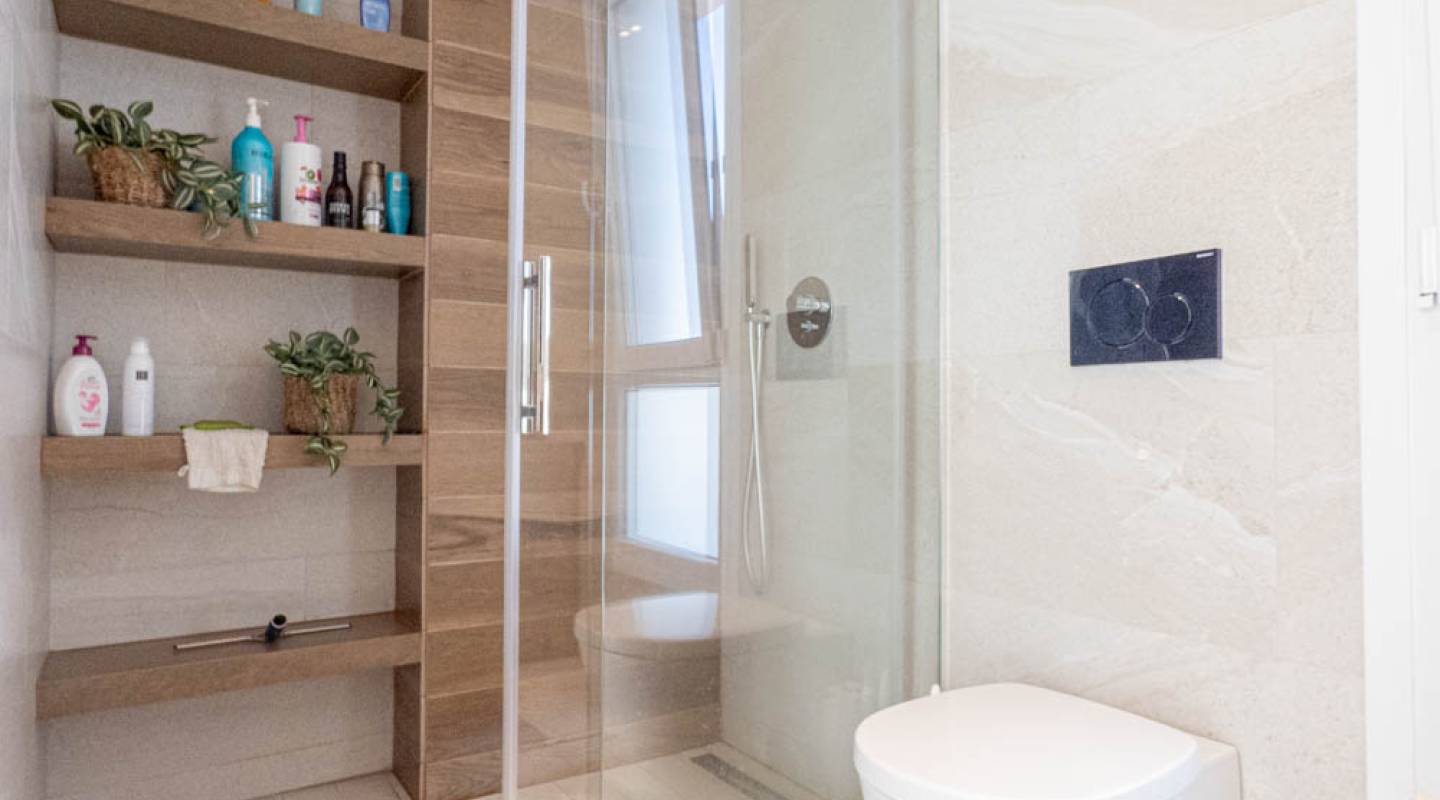 Resale - Villa  - La Finca Golf - Alicante