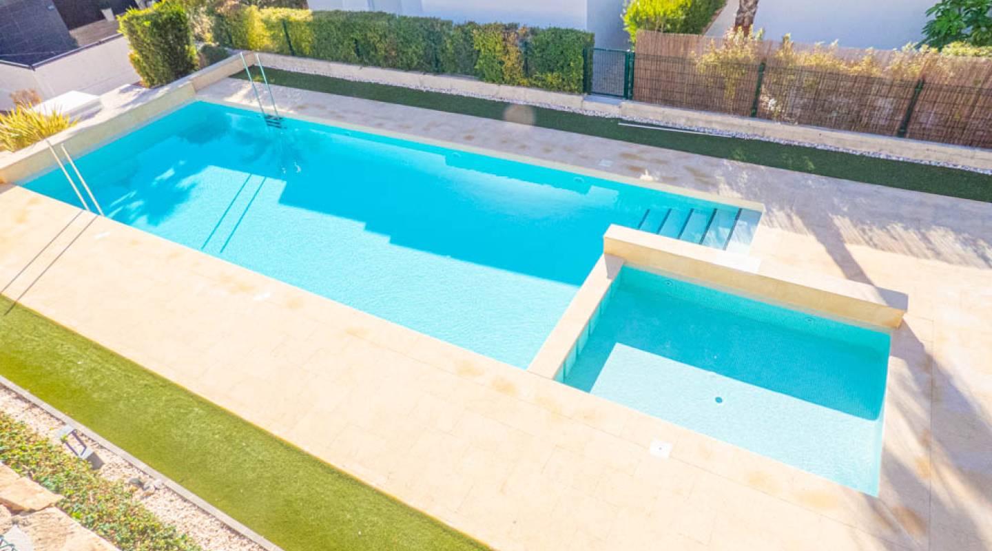 Resale - Villa  - La Finca Golf - Alicante