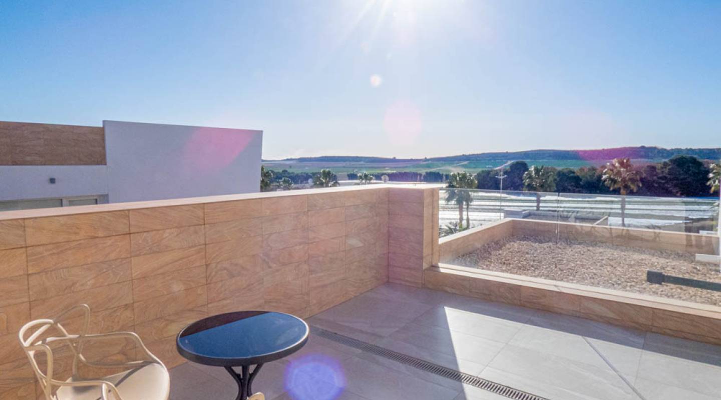 Resale - Villa  - La Finca Golf - Alicante