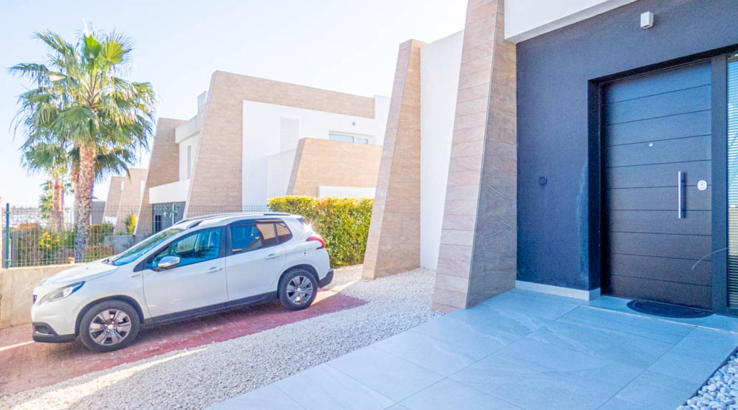 Resale - Villa  - La Finca Golf - Alicante