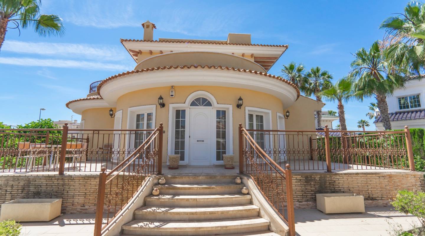 Återförsäljning - Villa - Ciudad Quesada - Dona Pepa