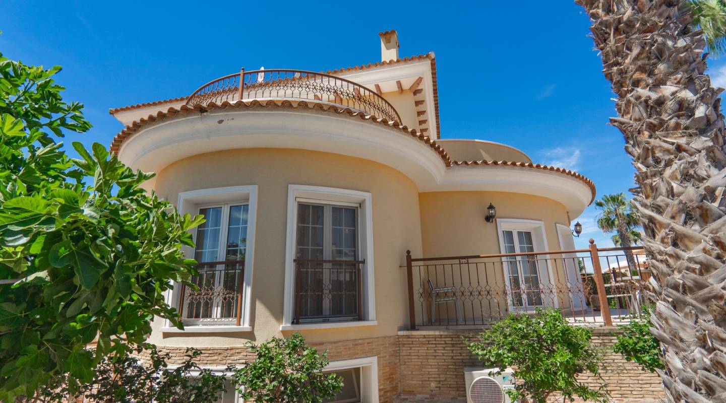 Återförsäljning - Villa - Ciudad Quesada - Dona Pepa