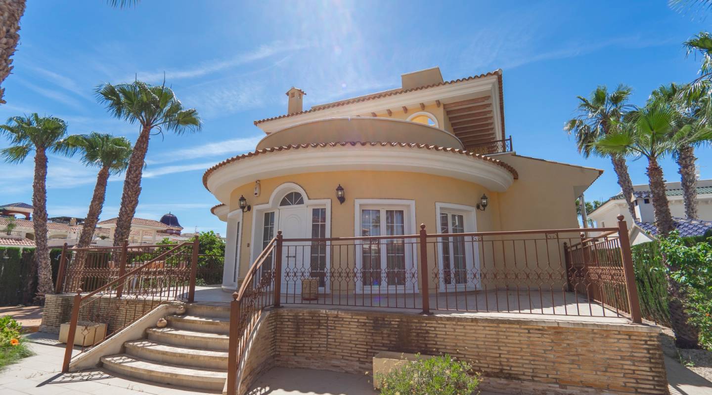 Återförsäljning - Villa - Ciudad Quesada - Dona Pepa