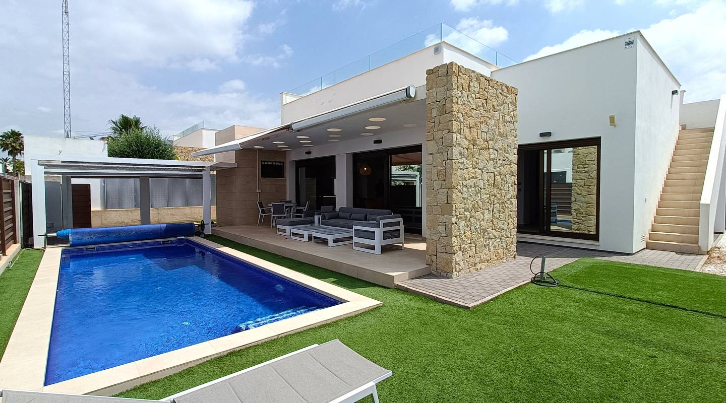 Resale - Villa  - Vista Bella Golf - VISTABELLA GOLF