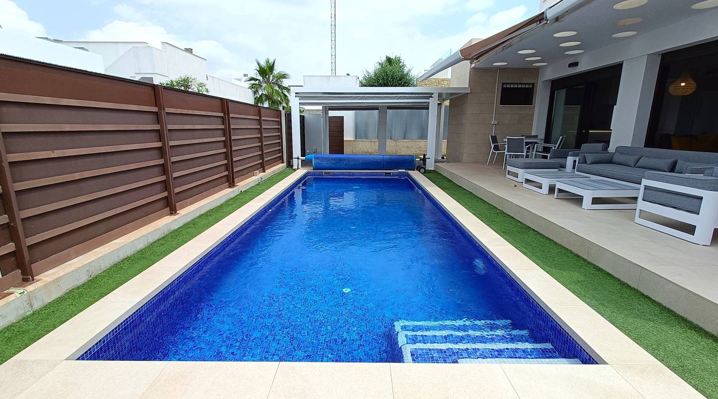 Resale - Villa  - Vista Bella Golf - VISTABELLA GOLF