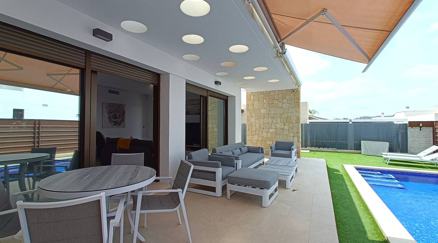 Resale - Villa  - Vista Bella Golf - VISTABELLA GOLF