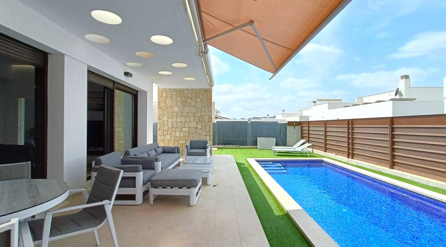 Resale - Villa  - Vista Bella Golf - VISTABELLA GOLF