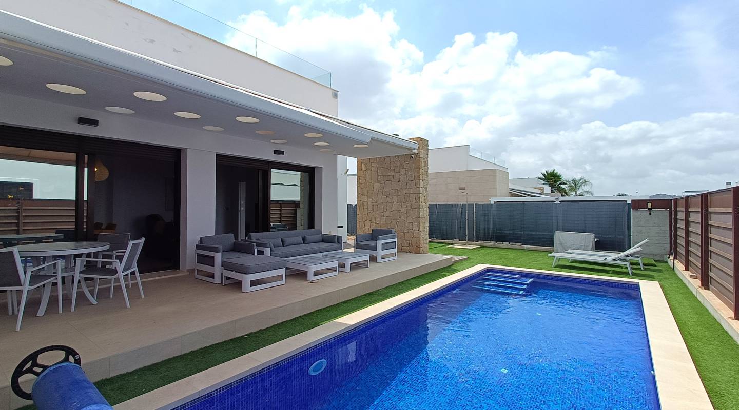 Resale - Villa  - Vista Bella Golf - VISTABELLA GOLF