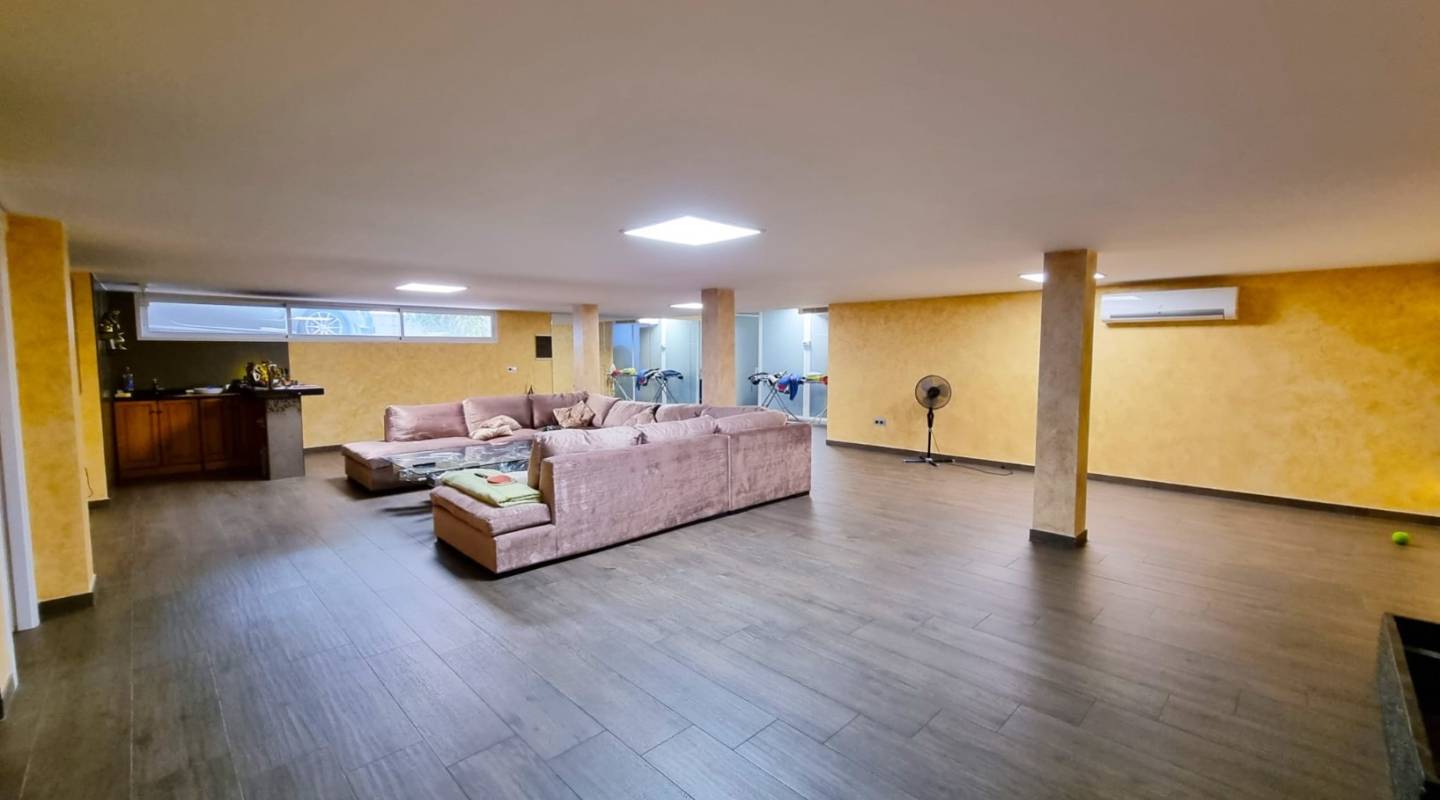 Resale - Villa  - Torrevieja - La Mata