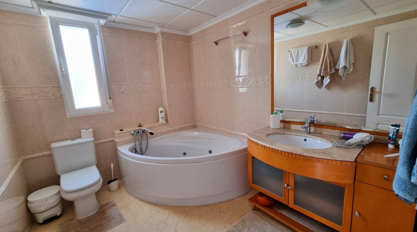 Resale - Villa  - Torrevieja - La Mata