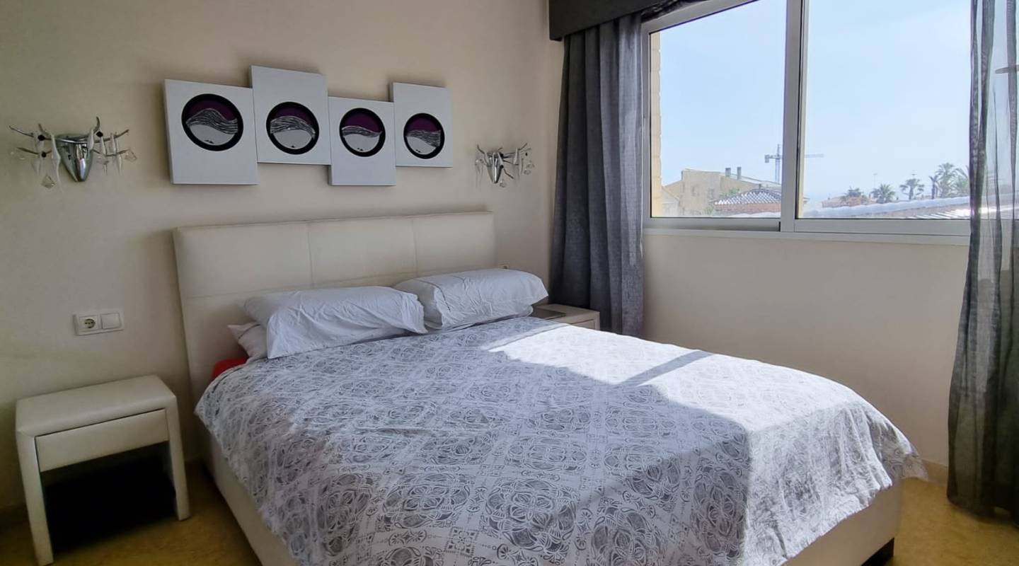 Resale - Villa  - Torrevieja - La Mata