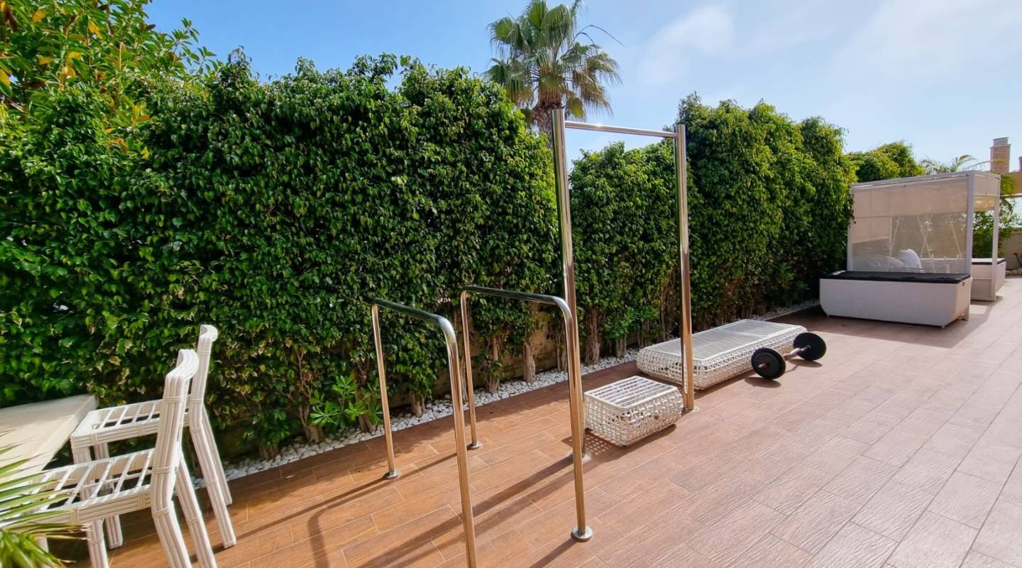 Resale - Villa  - Torrevieja - La Mata