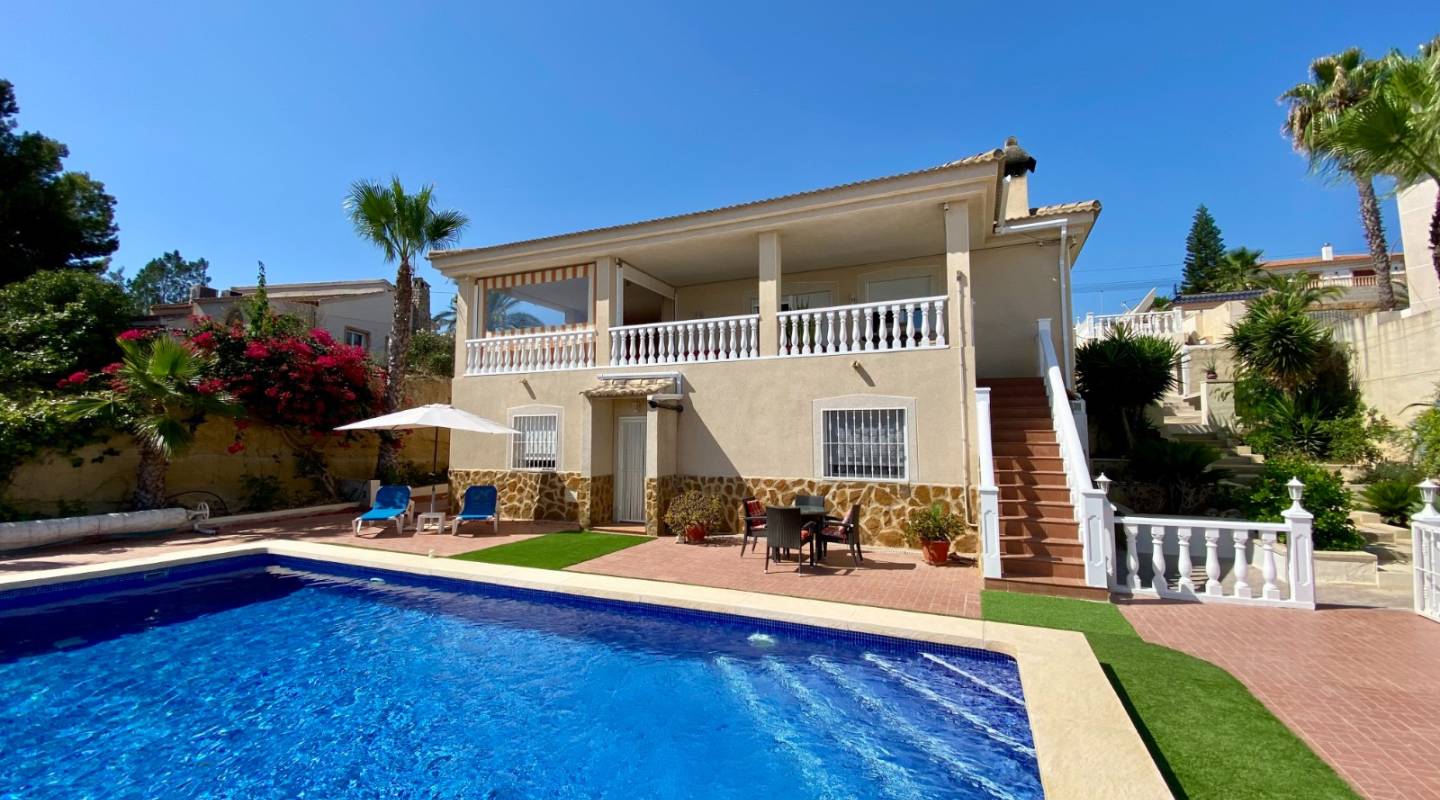 Resale - Villa  - Algorfa - Alicante