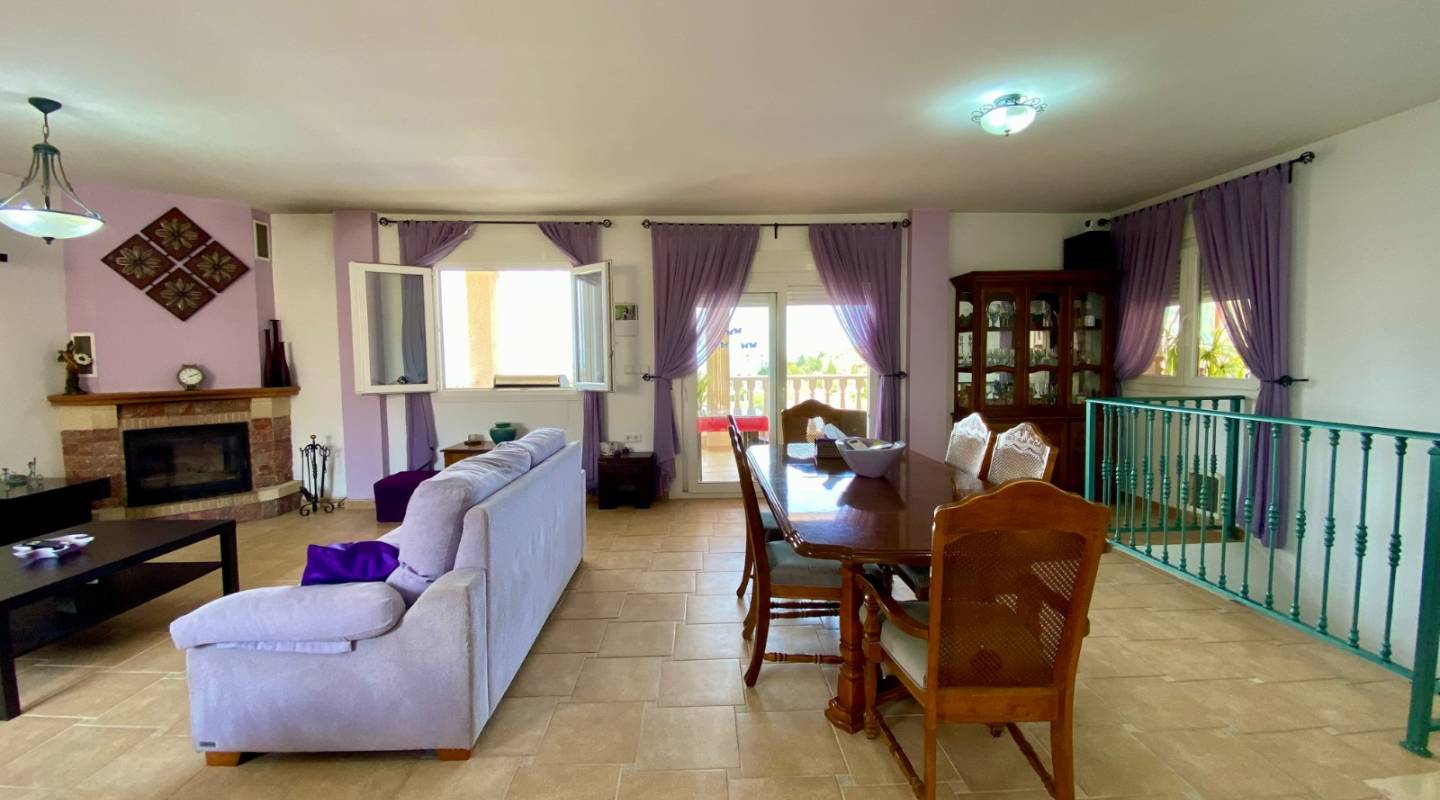 Resale - Villa  - Algorfa - Alicante