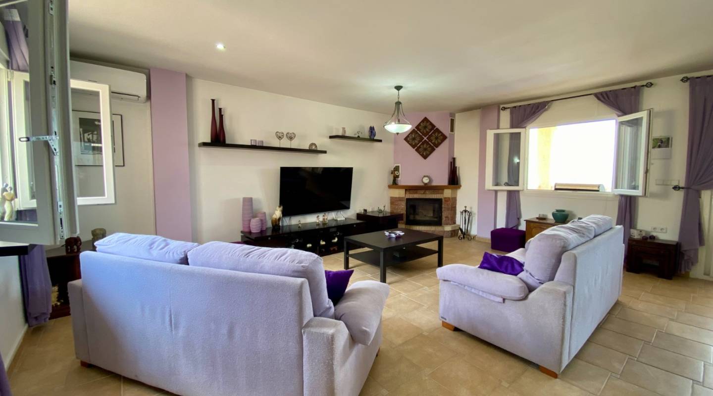 Resale - Villa  - Algorfa - Alicante