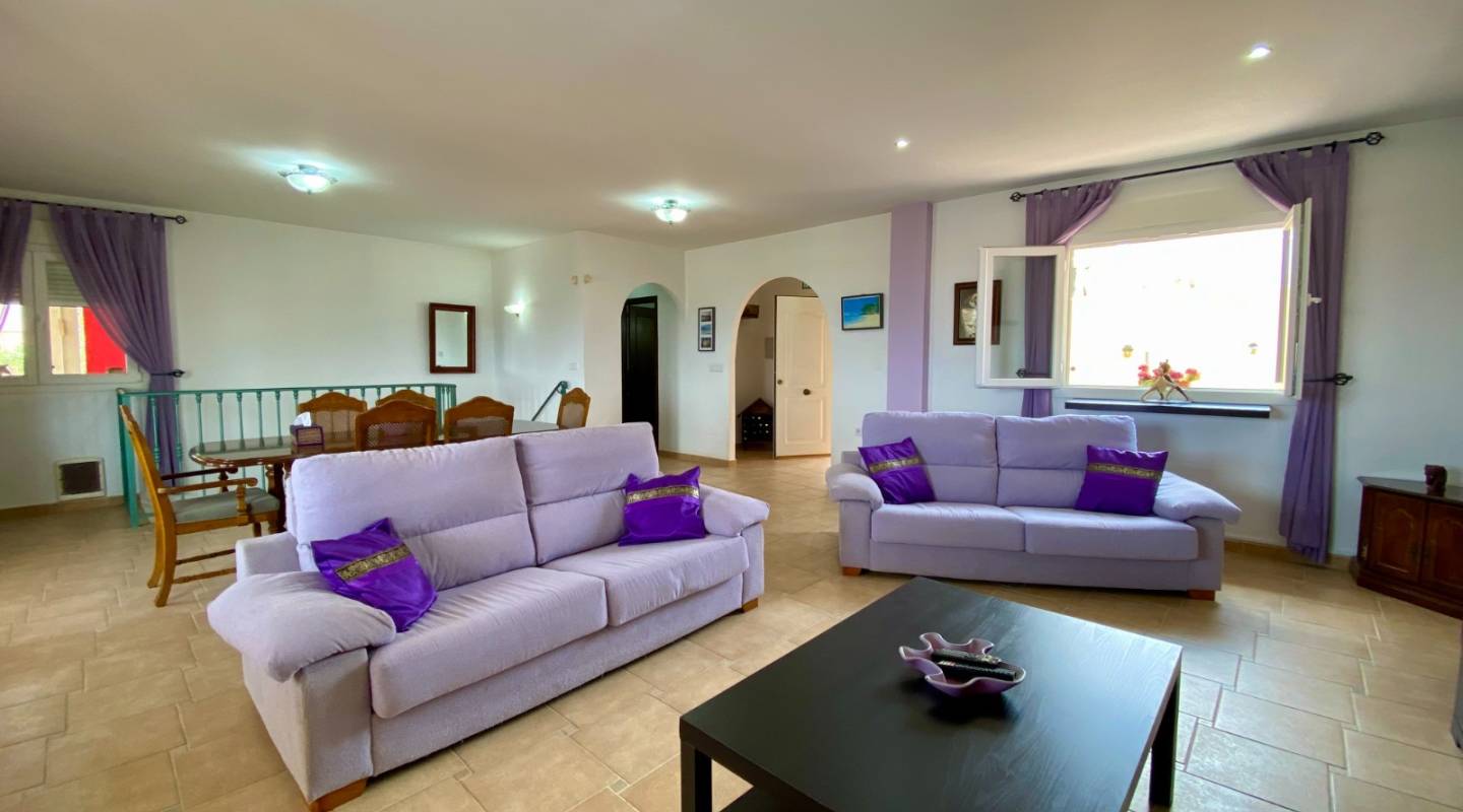 Resale - Villa  - Algorfa - Alicante