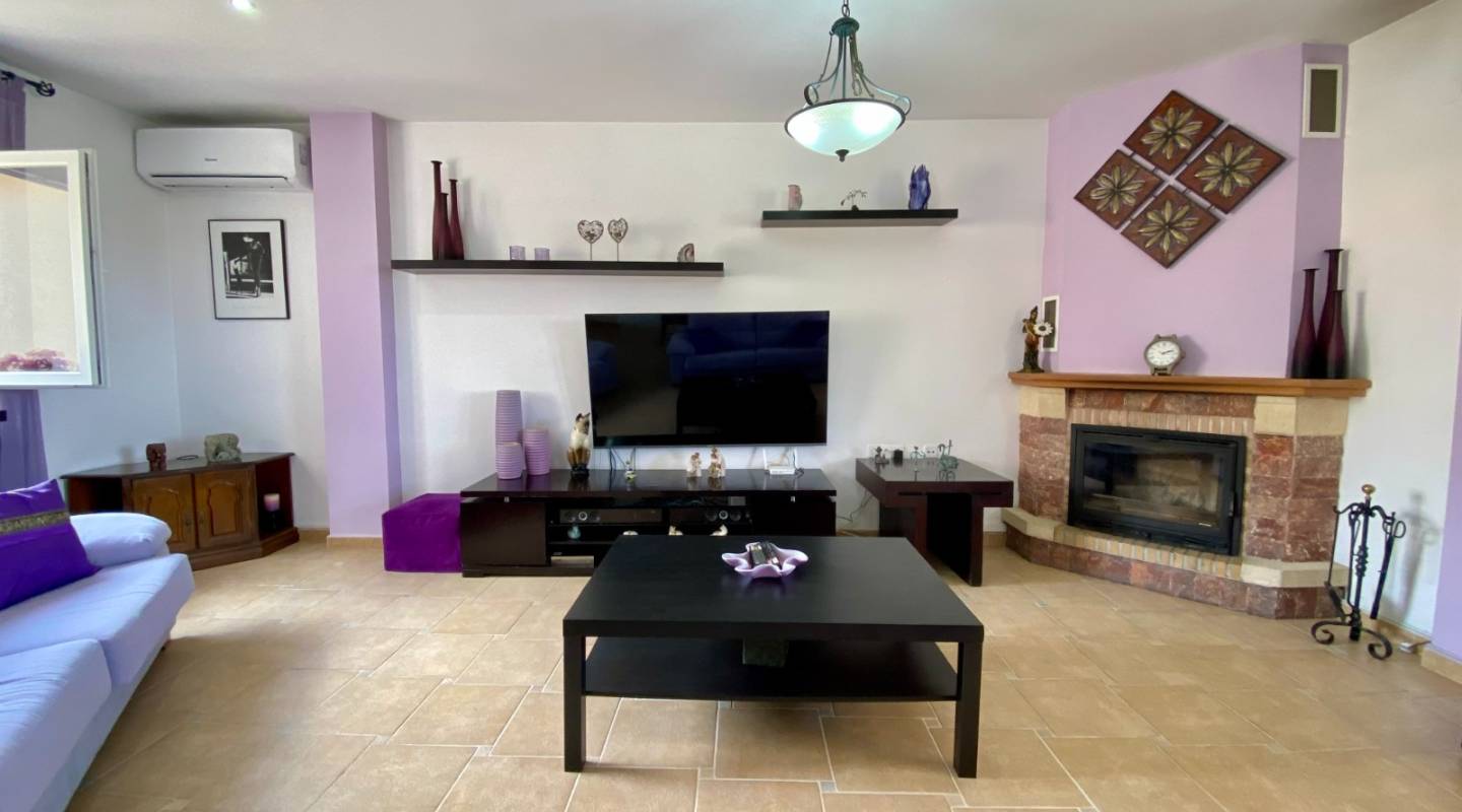 Resale - Villa  - Algorfa - Alicante