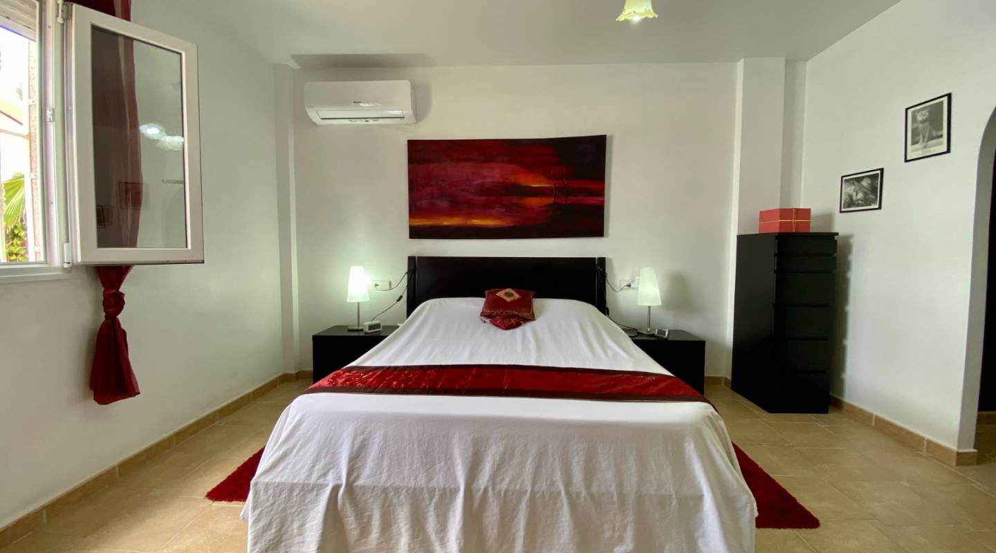 Resale - Villa  - Algorfa - Alicante