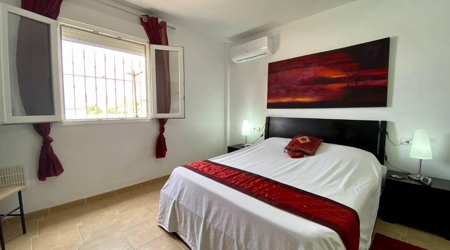 Resale - Villa  - Algorfa - Alicante