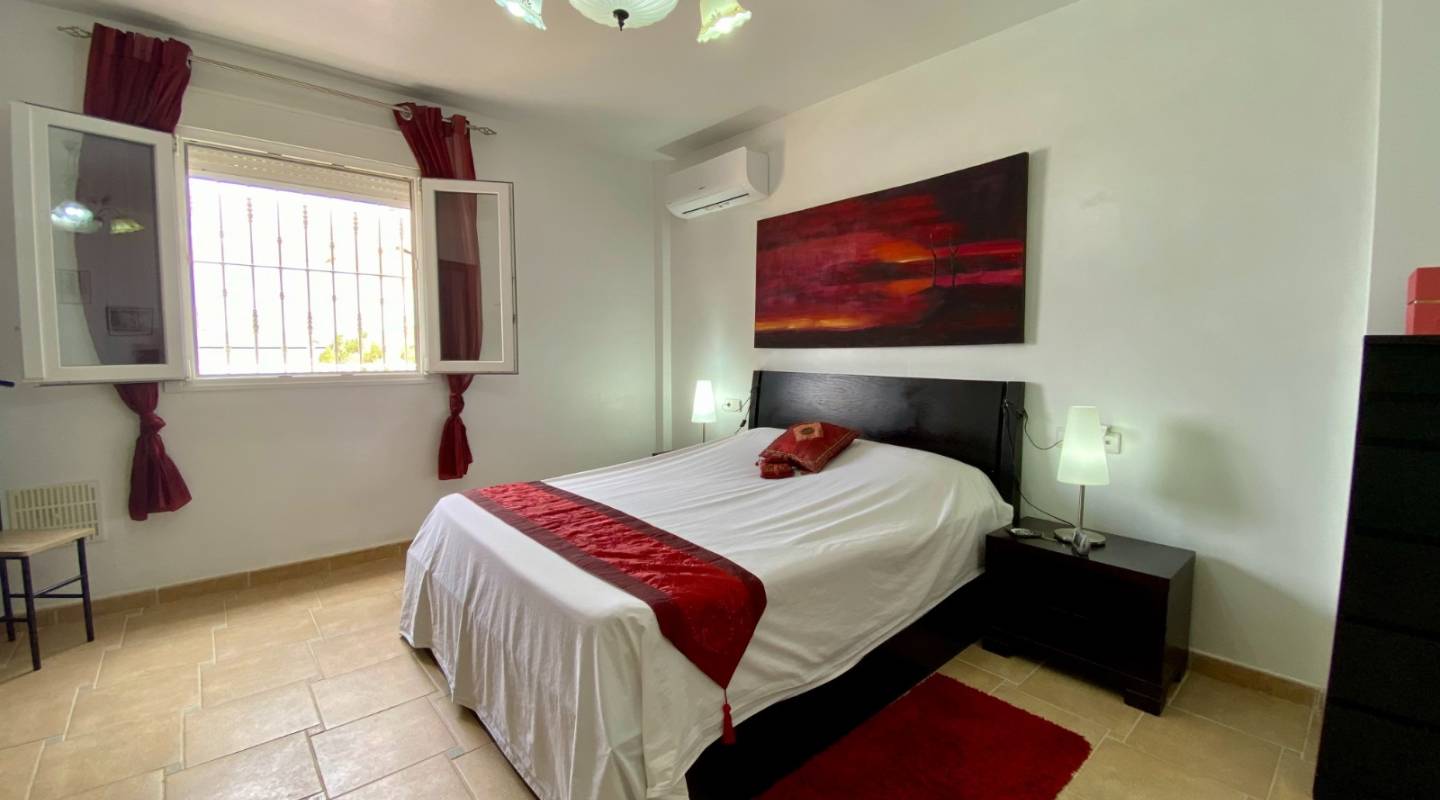 Resale - Villa  - Algorfa - Alicante