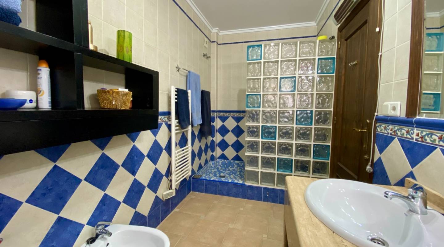 Resale - Villa  - Algorfa - Alicante