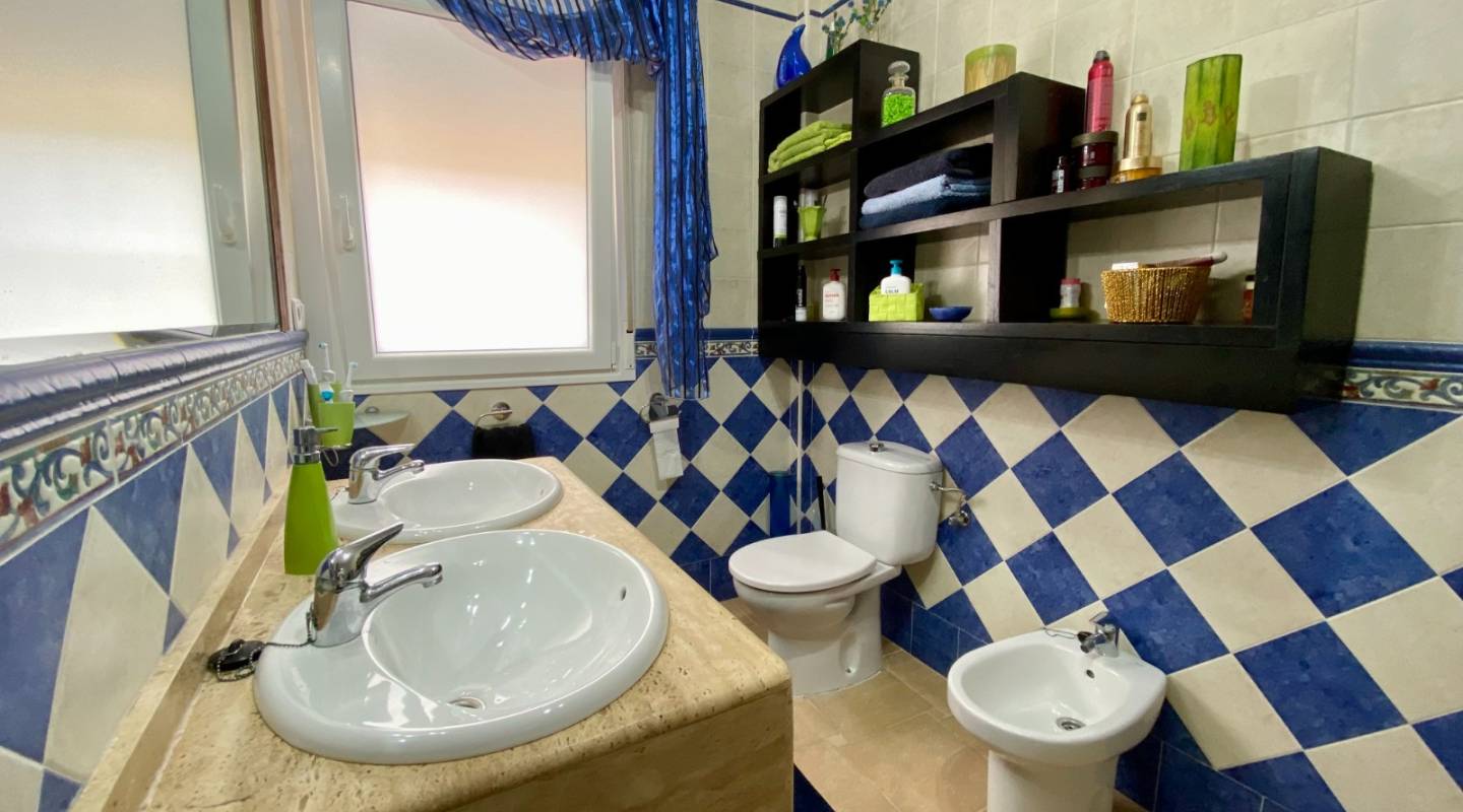 Resale - Villa  - Algorfa - Alicante