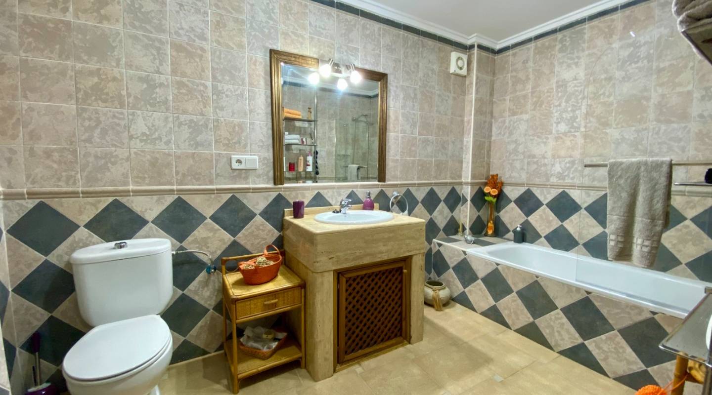 Resale - Villa  - Algorfa - Alicante