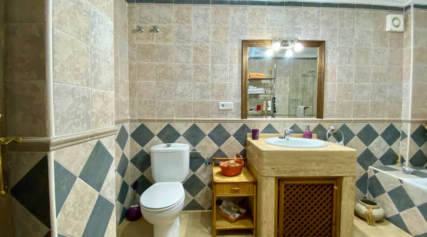 Resale - Villa  - Algorfa - Alicante