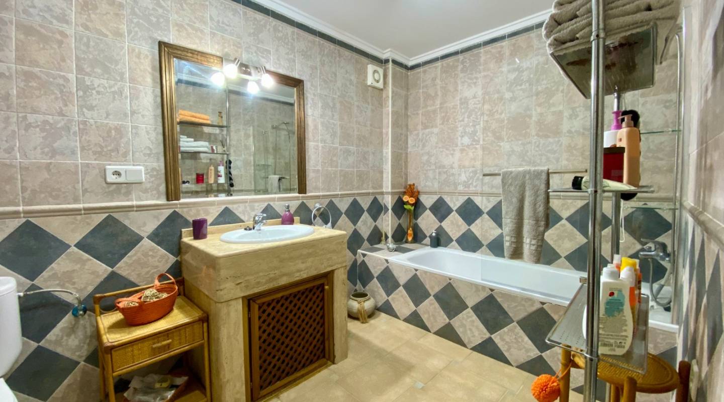 Resale - Villa  - Algorfa - Alicante