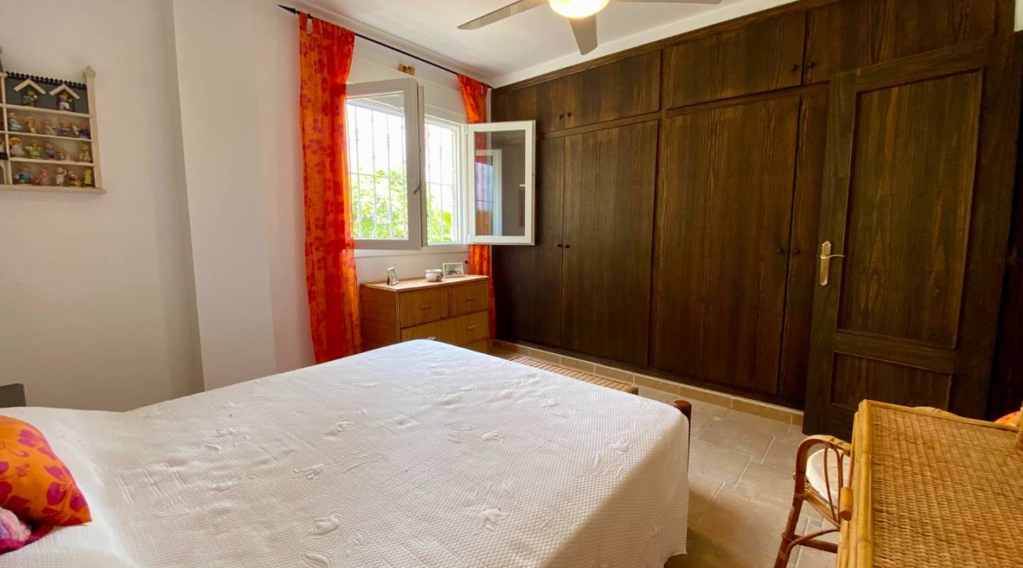 Resale - Villa  - Algorfa - Alicante