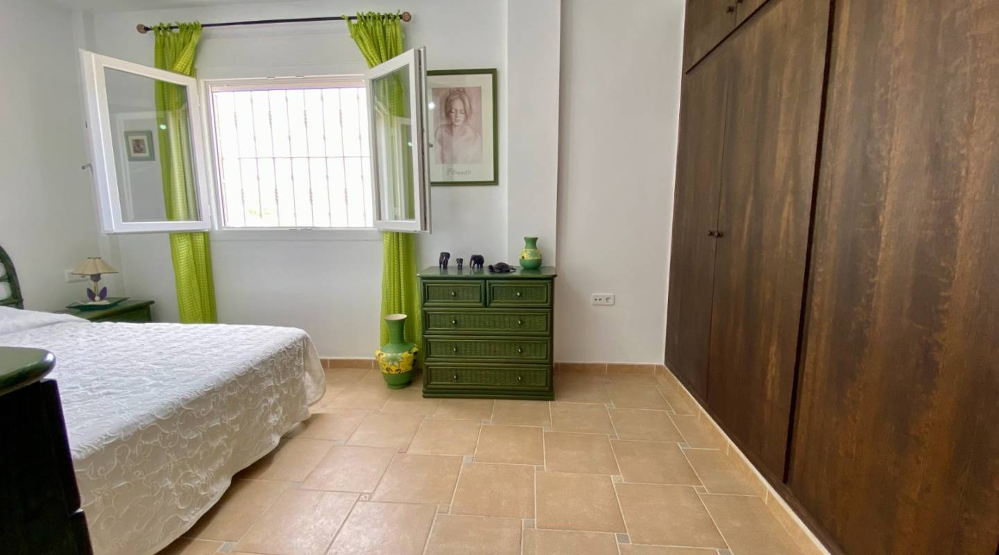 Resale - Villa  - Algorfa - Alicante